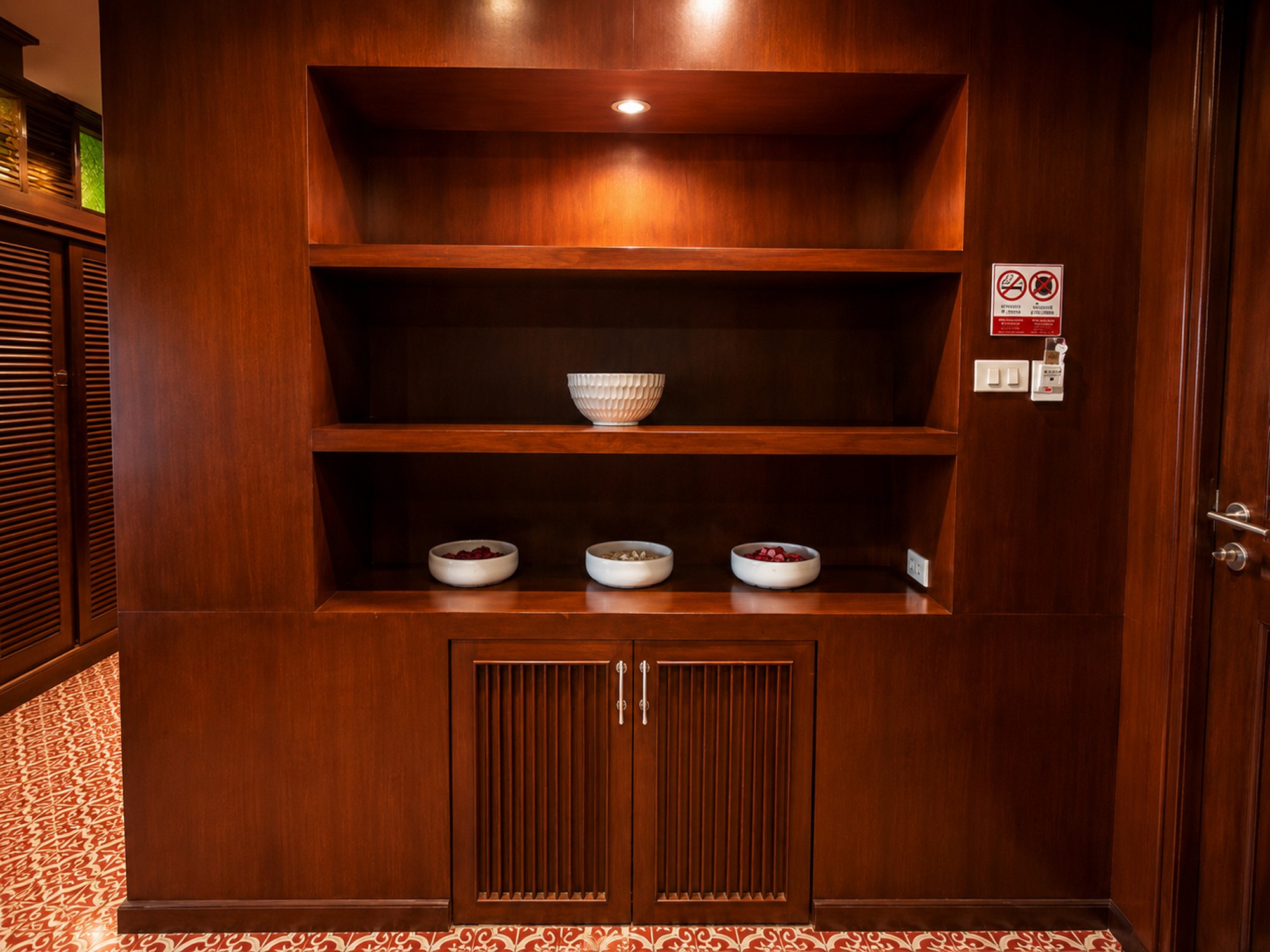 Lanna Jacuzzi Suite
