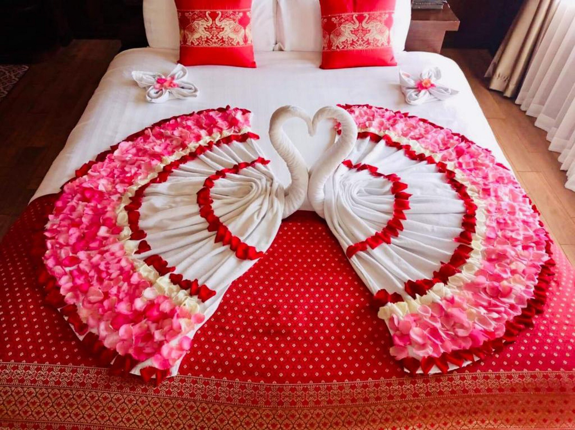 Honeymoon Nakara Suite with Balcony