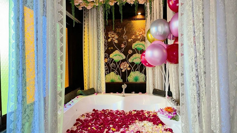 Honeymoon Lanna