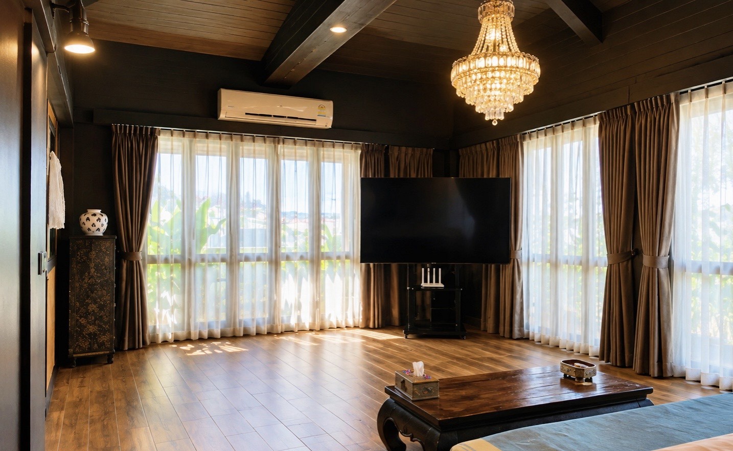 Montra Sky Roof Masterpiece Suite